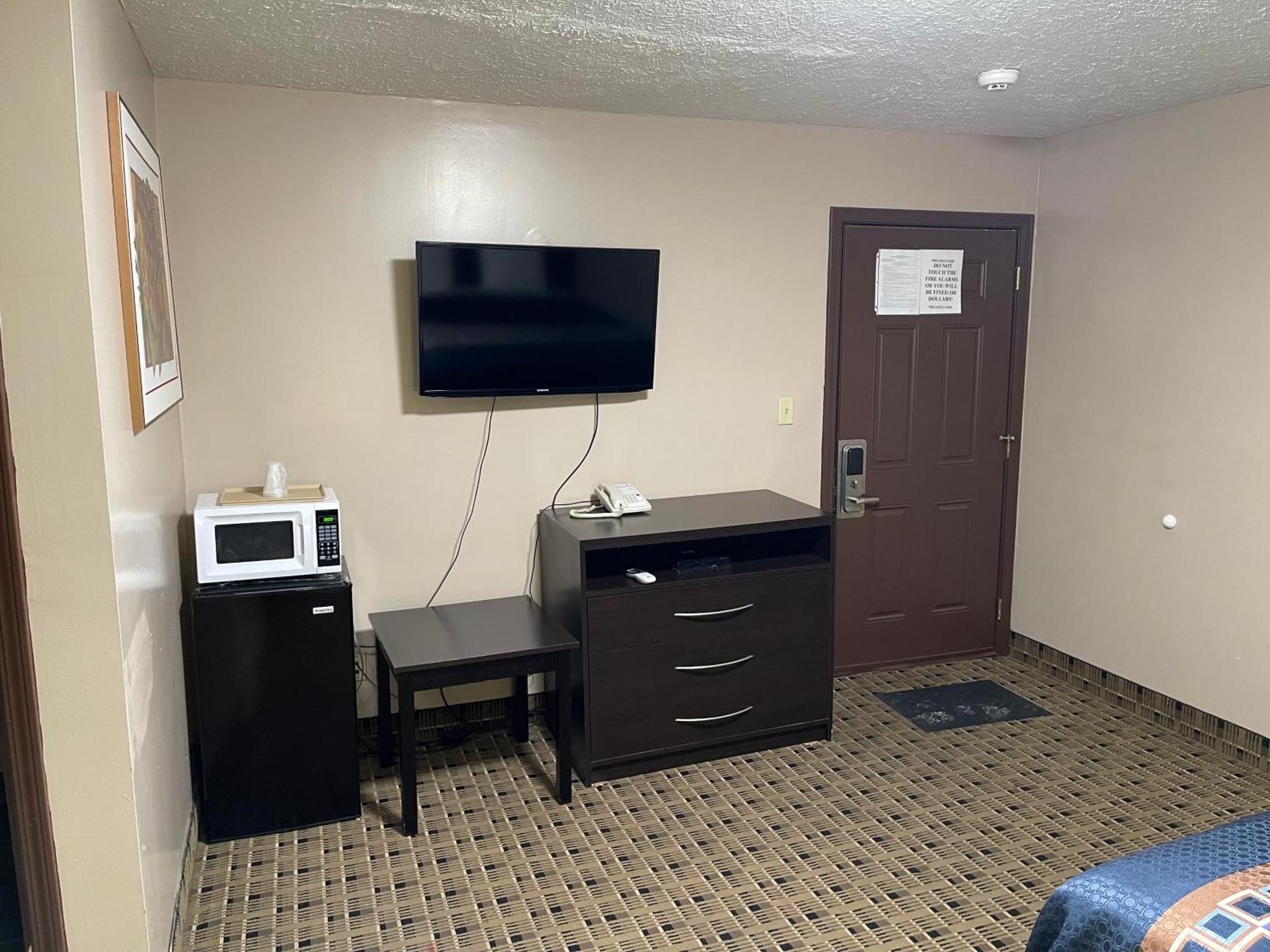 Economy Inn & Suites Ashtabula Kültér fotó