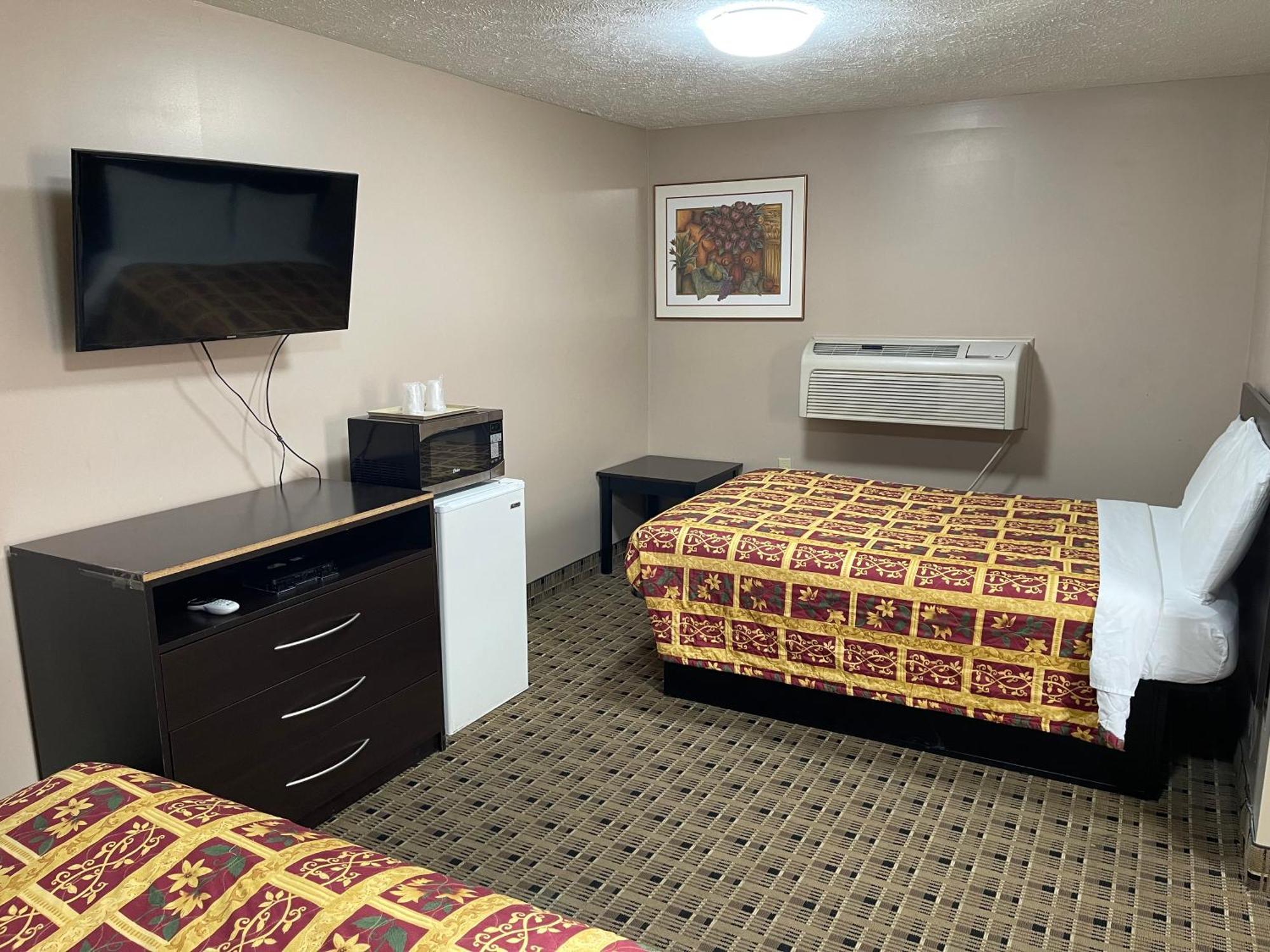 Economy Inn & Suites Ashtabula Kültér fotó
