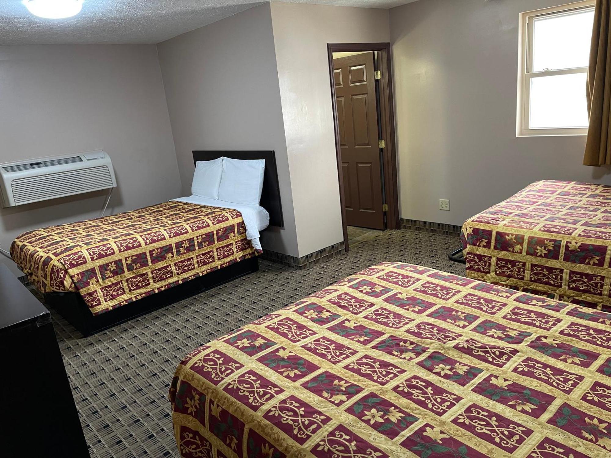 Economy Inn & Suites Ashtabula Kültér fotó
