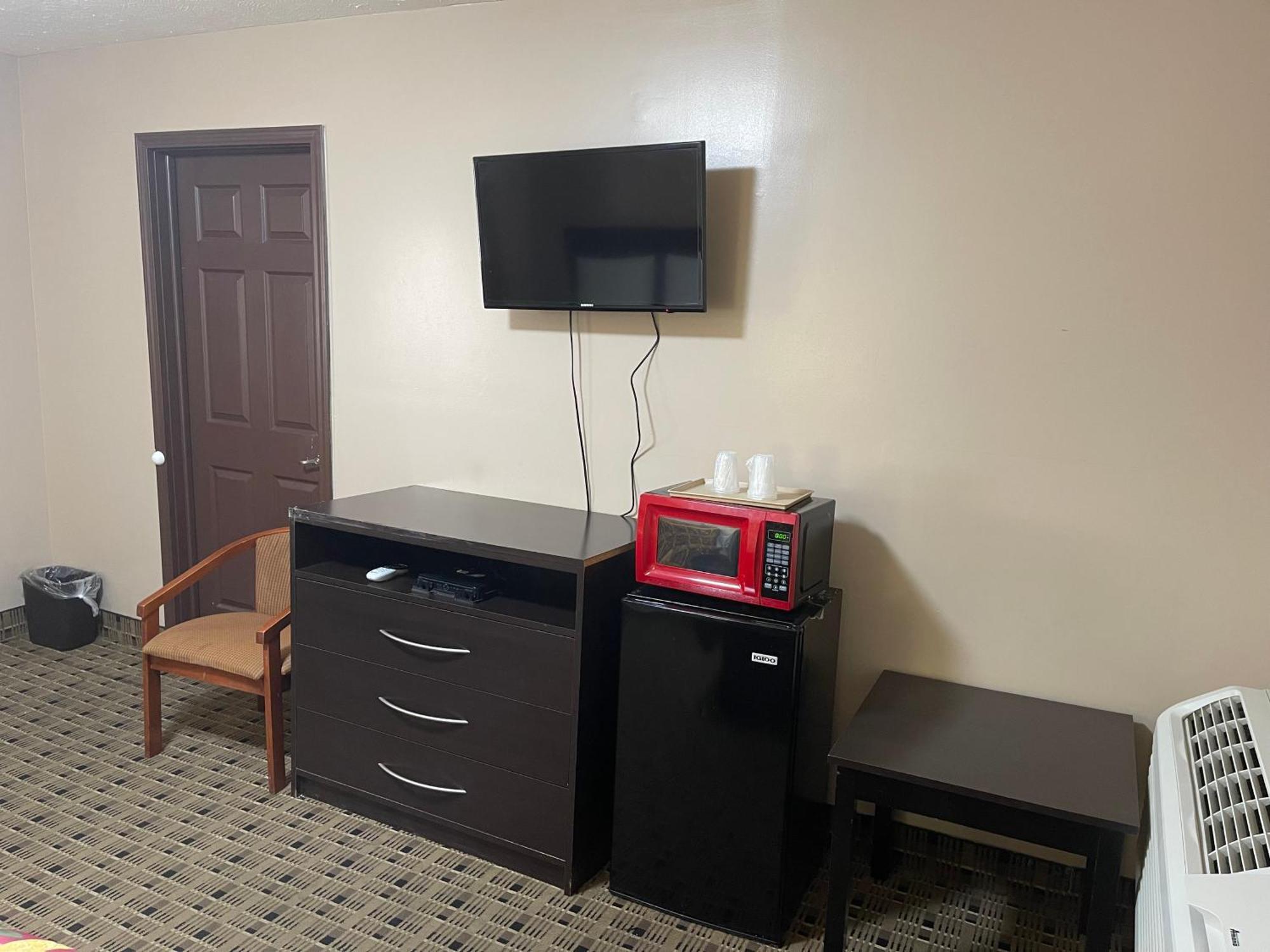 Economy Inn & Suites Ashtabula Kültér fotó