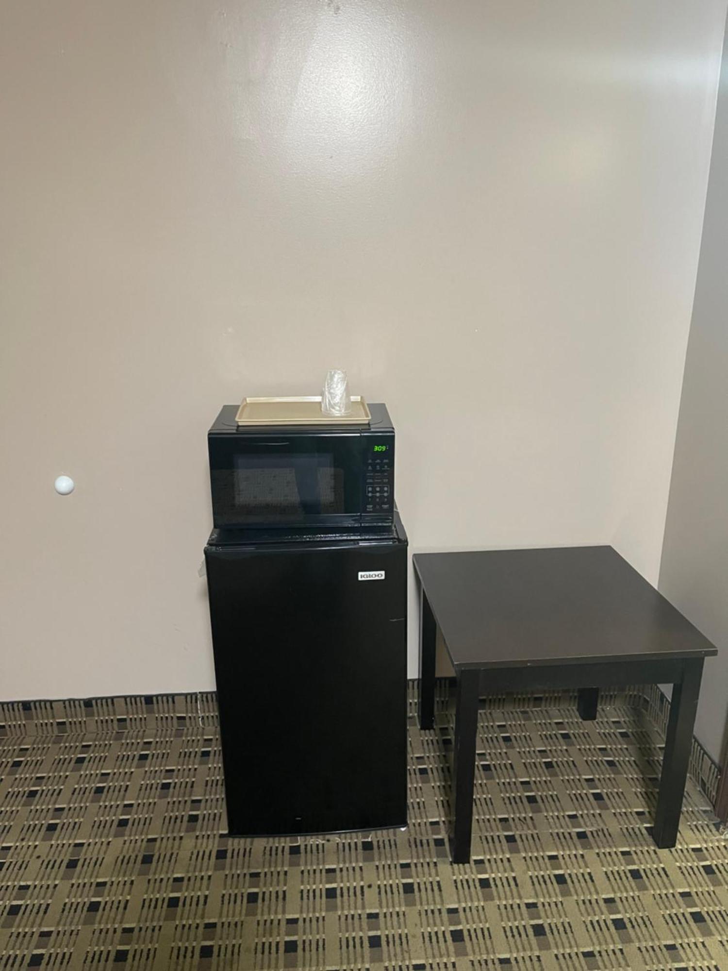 Economy Inn & Suites Ashtabula Kültér fotó