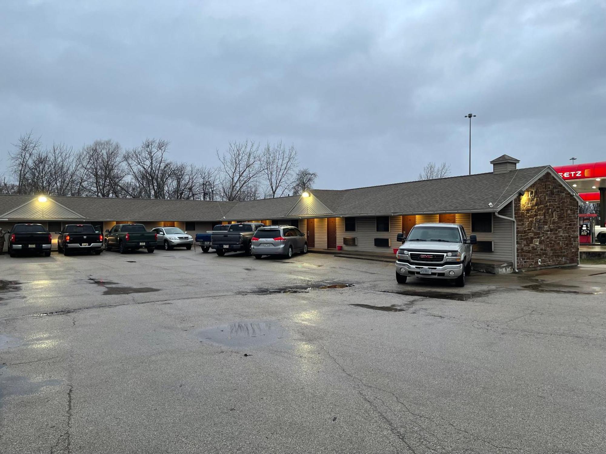 Economy Inn & Suites Ashtabula Kültér fotó