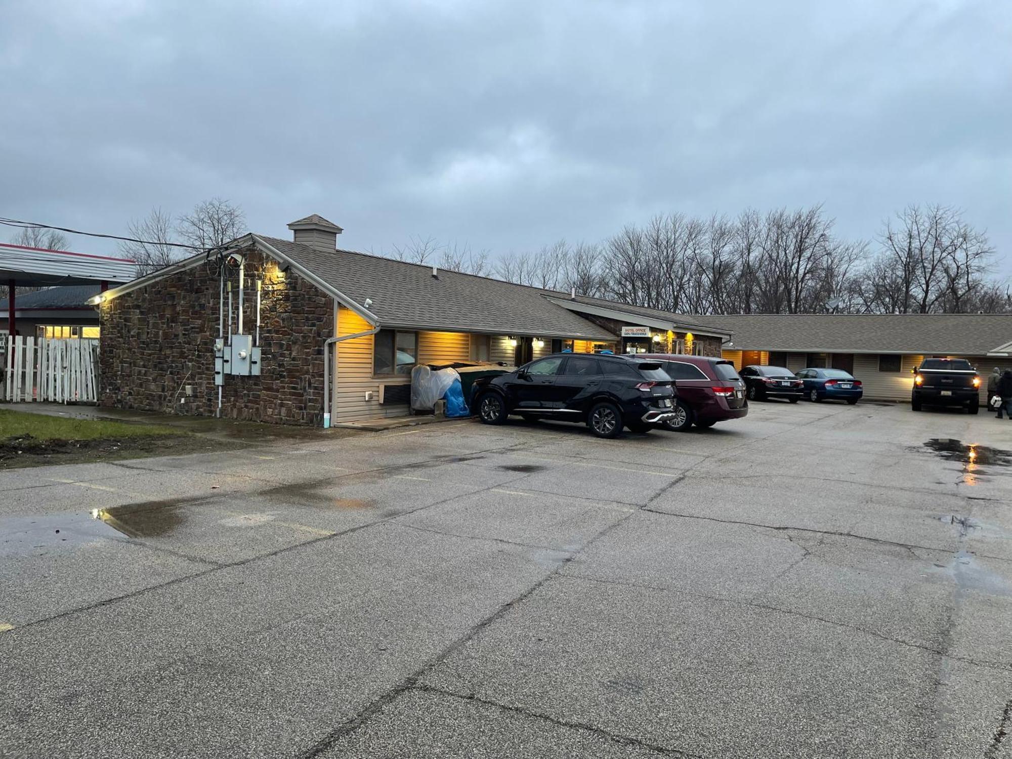 Economy Inn & Suites Ashtabula Kültér fotó