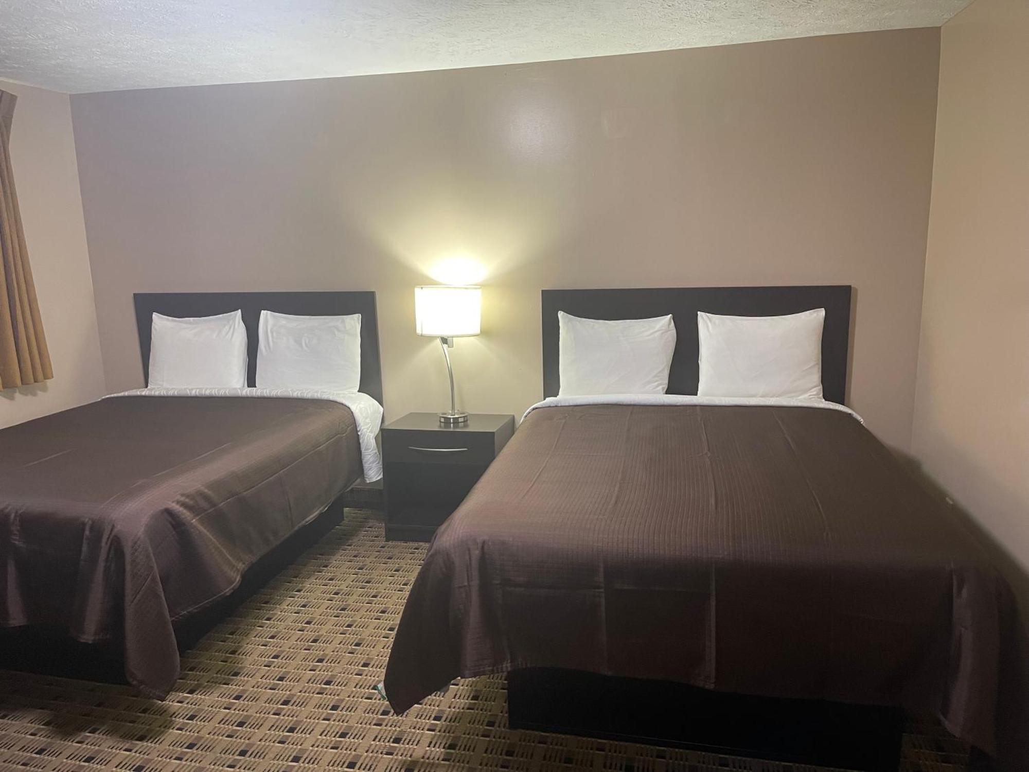 Economy Inn & Suites Ashtabula Kültér fotó