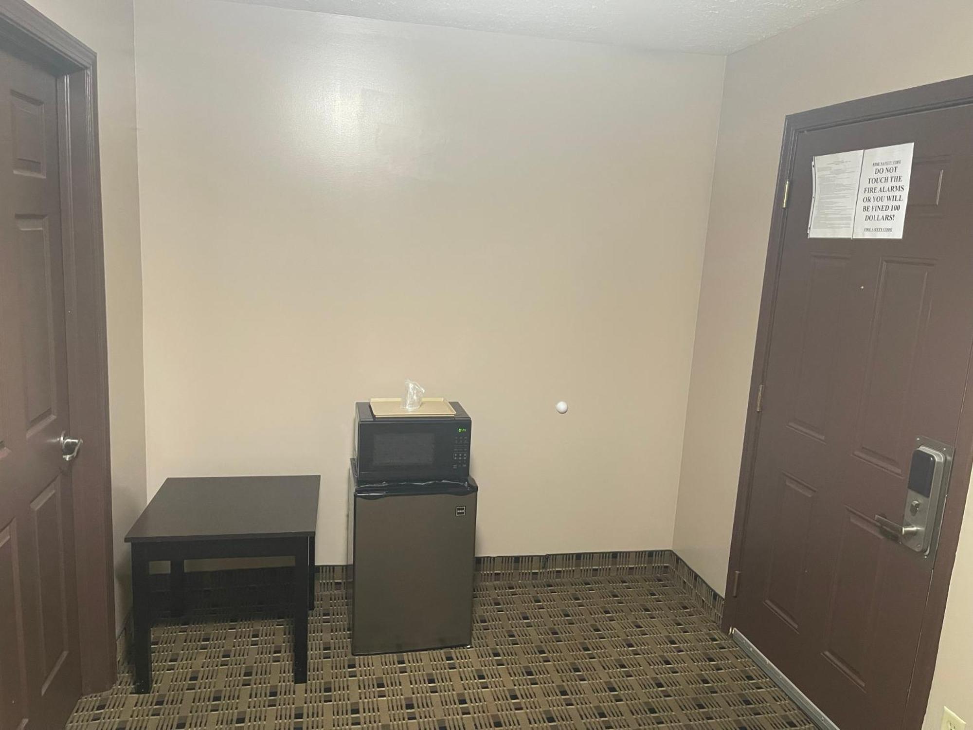 Economy Inn & Suites Ashtabula Kültér fotó