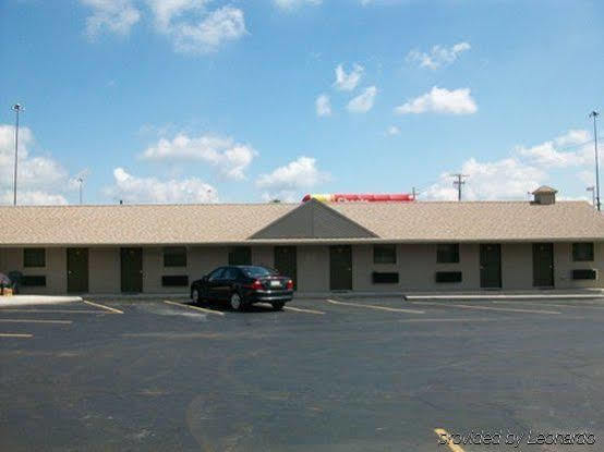 Economy Inn & Suites Ashtabula Kültér fotó
